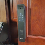 Khoá cửa gỗ Ezviz Y3000FVP Plus nhận diện khuôn mặt
