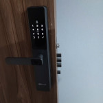 Khóa cửa vân tay điện tử Ezviz DL05