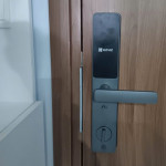 Khóa cửa vân tay điện tử Ezviz DL05