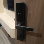 Khóa cửa vân tay điện tử Ezviz DL05